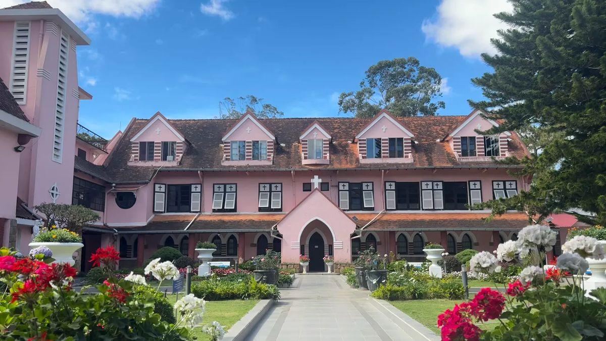 Domaine de Marie (Pink Church) Da Lat: Opening Hours, Entrance Fee, History & Photo Spots