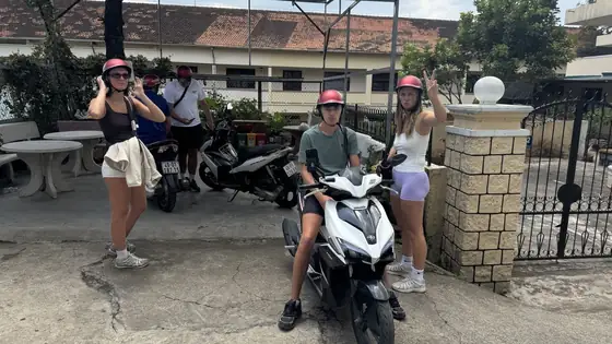 Thuê xe máy Đà Lạt đường Trương Công Định — Văn Phú